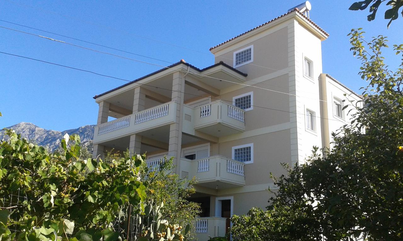 Spartila Apartments Dhërmi エクステリア 写真